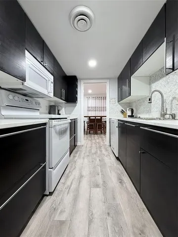 $189,900 | 576 East Avenue J, Unit B, Grand Prairie, TX 75050