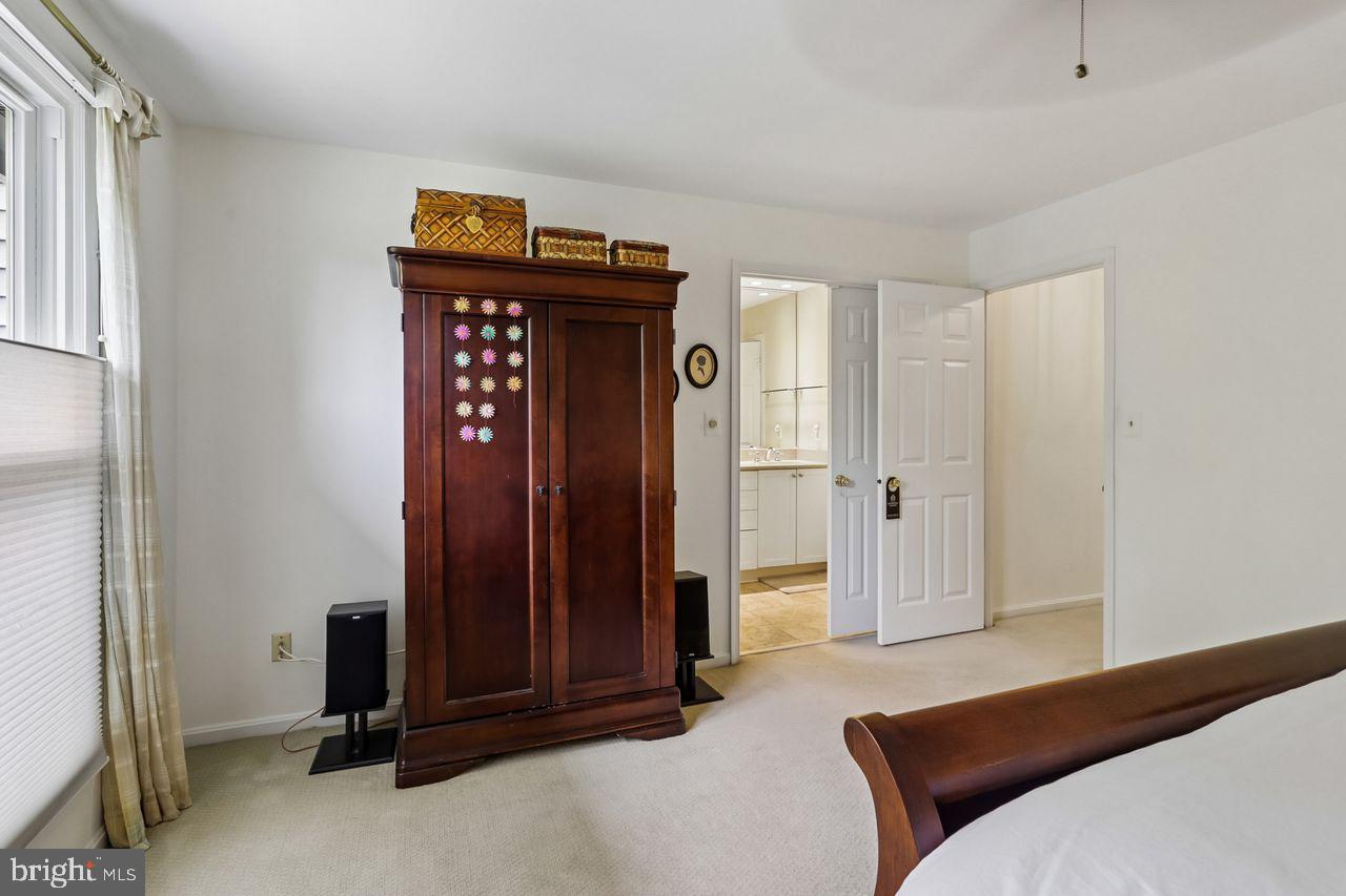 11333 Orchard Lane Reston, VA 20190 - Photo 18 of 41 Master