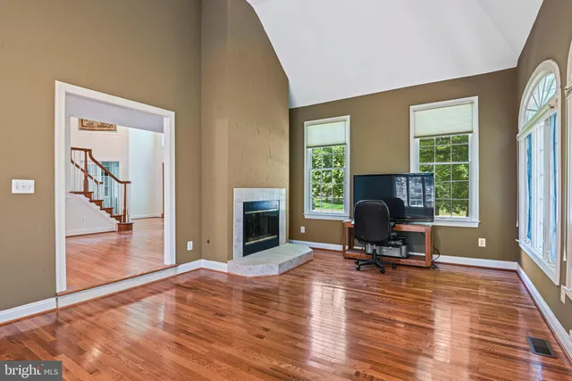 $6,900 | 10509 Dunn Meadow Road, Vienna, VA 22182