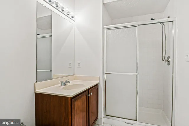 $6,900 | 10509 Dunn Meadow Road, Vienna, VA 22182