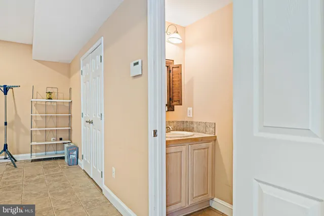 $6,900 | 10509 Dunn Meadow Road, Vienna, VA 22182