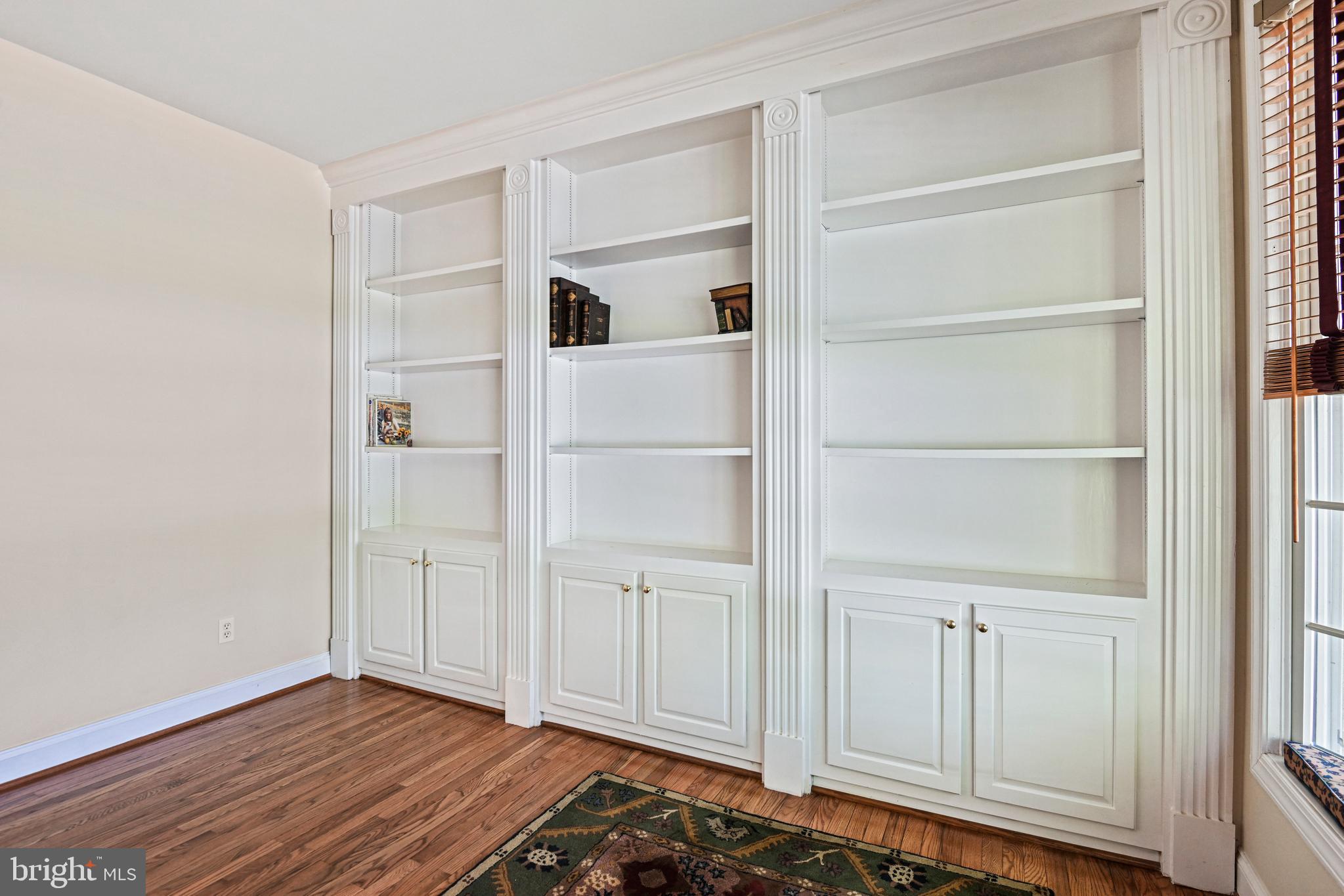 10509 Dunn Meadow Road Vienna, VA 22182 - Photo 6 of 81 a view of an empty room