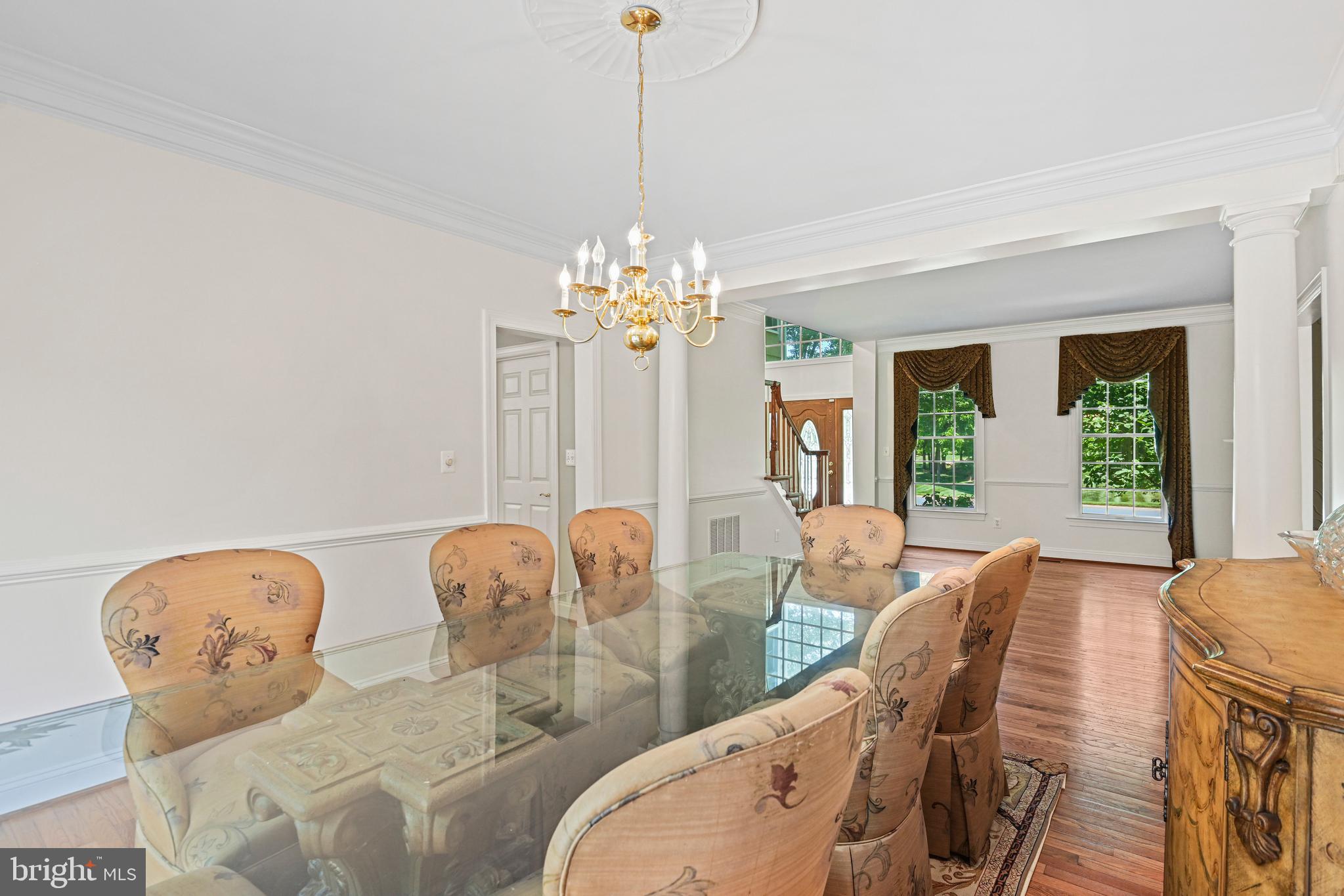 10509 Dunn Meadow Road Vienna, VA 22182 - Photo 10 of 81 a dining room with furniture and window