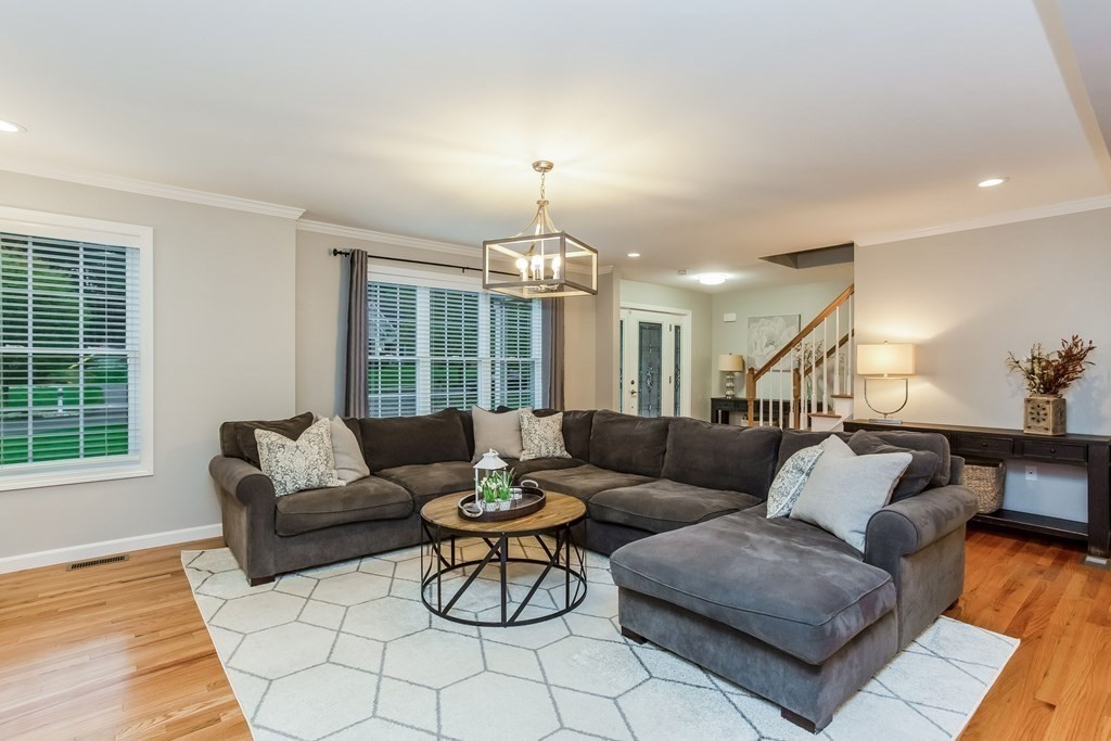 14 Peach Tree Road East Longmeadow, MA 01028 - Photo 3 of 40 Gallery Image 3