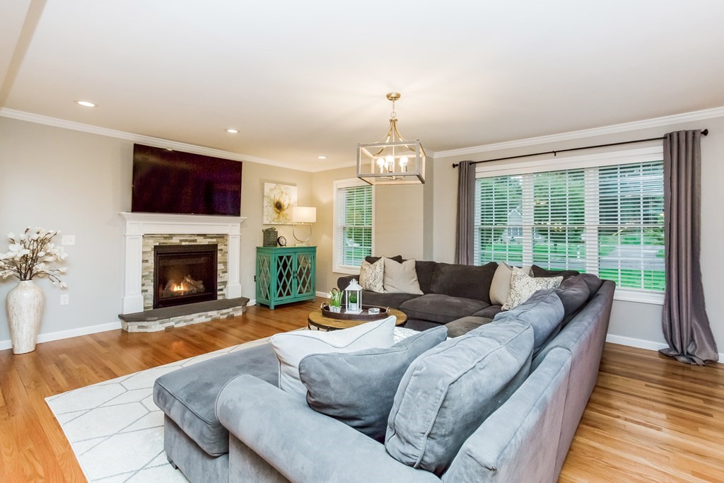14 Peach Tree Road East Longmeadow, MA 01028 - Photo 4 of 40 Gallery Image 4