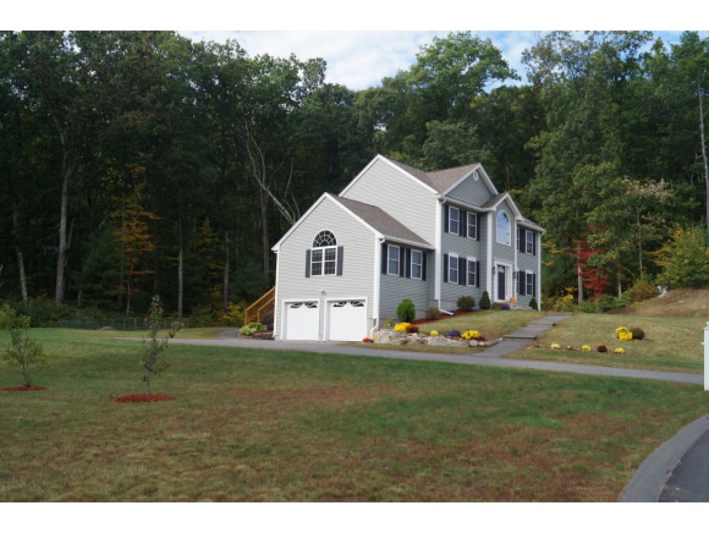114 Lawrence Corner Road Pelham, NH 03076 - Photo 2 of 36