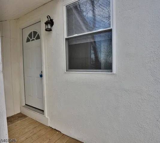 $2,400 | 55 Beaver Avenue, Unit 1, Annandale, NJ 08801