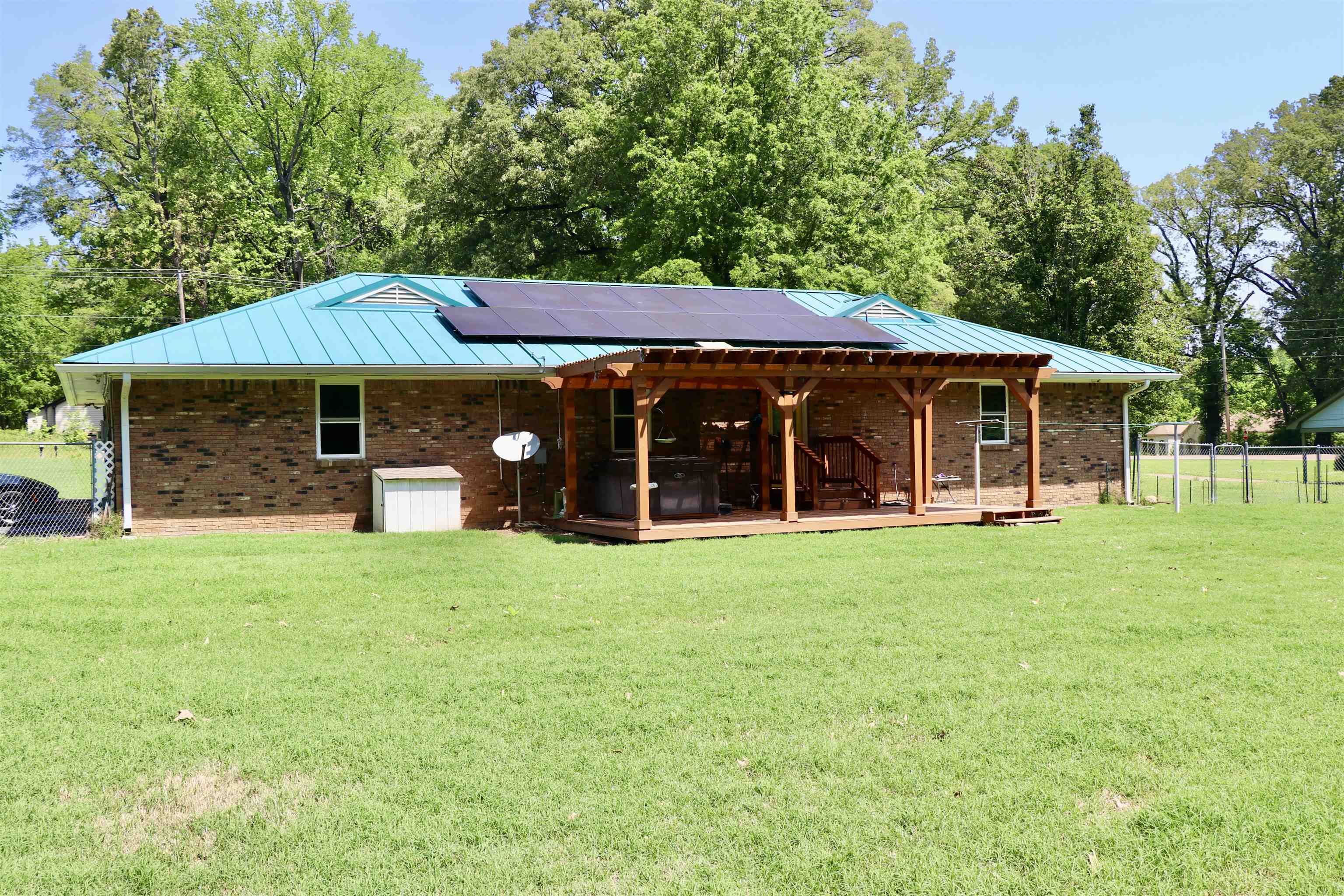 2415 Fite Road Memphis, TN 38127 - Photo 2 of 10 a front view of a house with a garden