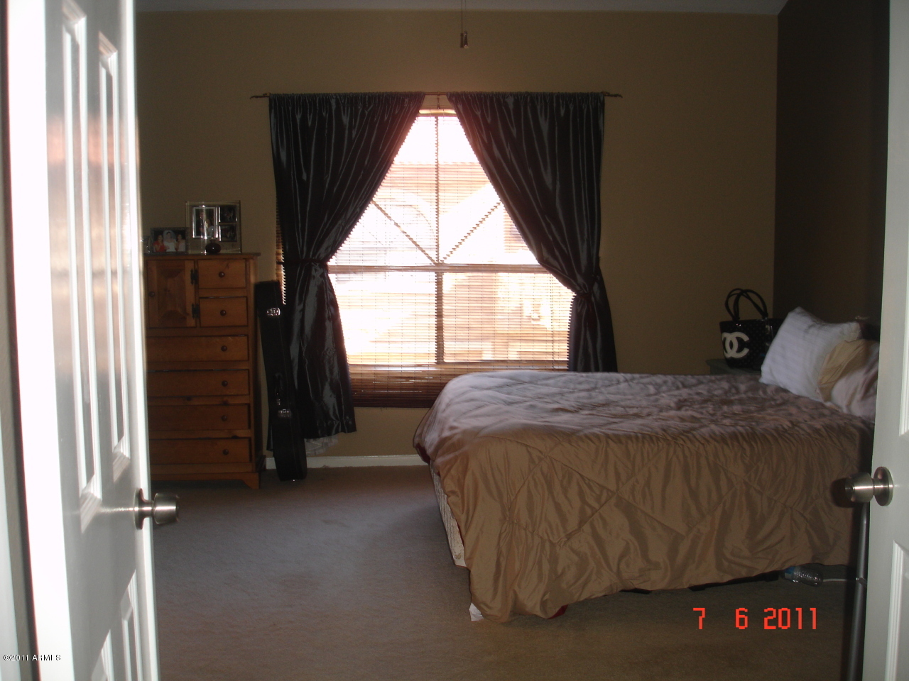 5640 East Bell Road, Unit 1022 Scottsdale, AZ 85254 - Photo 7 of 11 Master bedroom