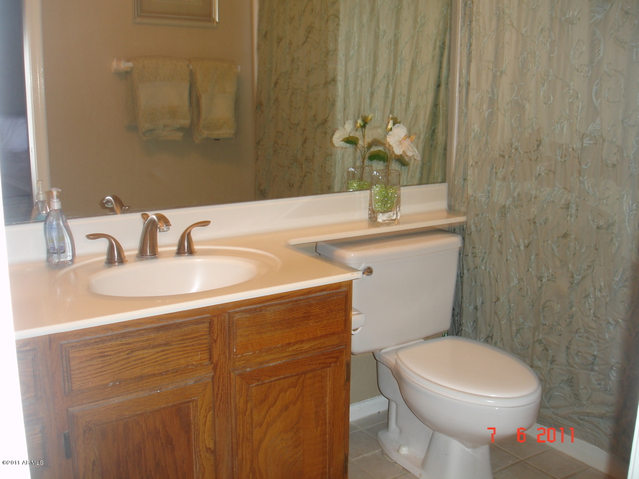 5640 East Bell Road, Unit 1022 Scottsdale, AZ 85254 - Photo 8 of 11 Master bathroom