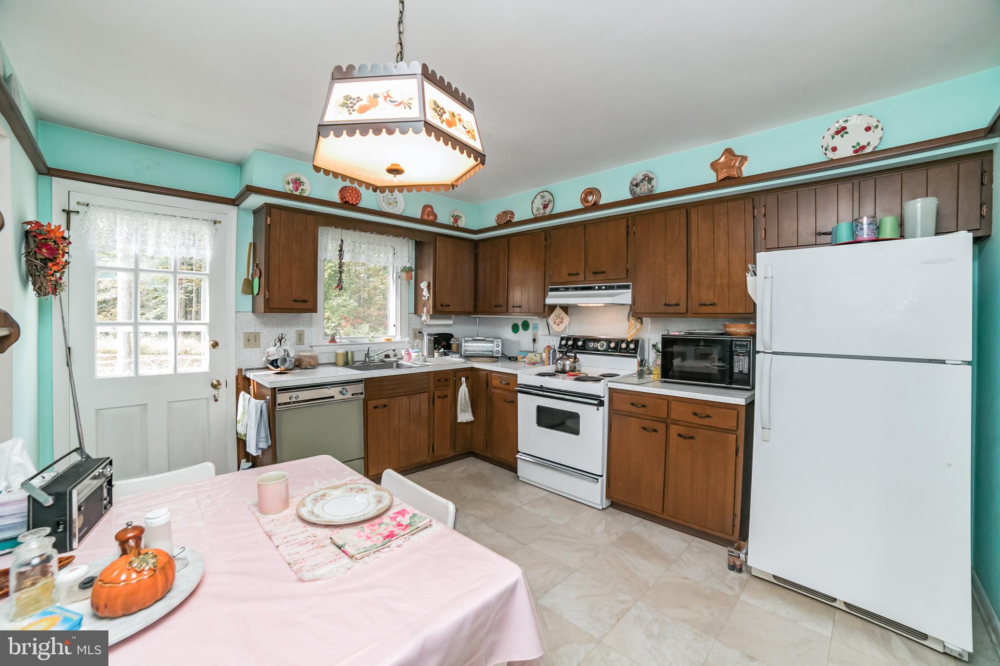 1214 Telegraph Road Perkasie, PA 18944 - Photo 10 of 30