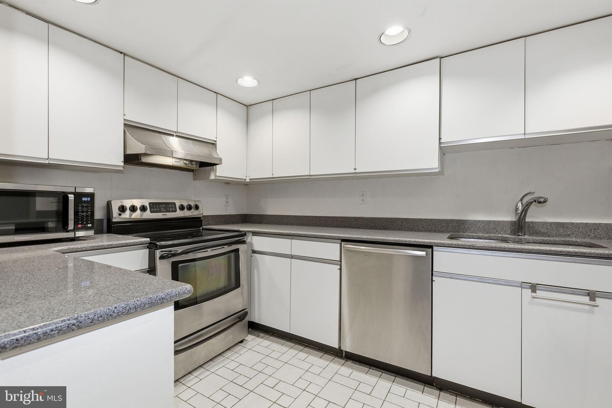 308 East Capitol Street Northeast, Unit 11 Washington, DC 20003 - Photo 3 of 34