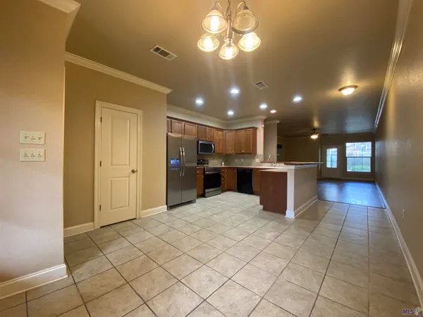 $1,800 | 4848 Windsor Village Drive, Unit 74, St. George, LA 70817