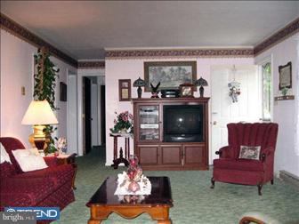 945 Fieldsboro Road Townsend, DE 19734 - Photo 3 of 6 Living Room
