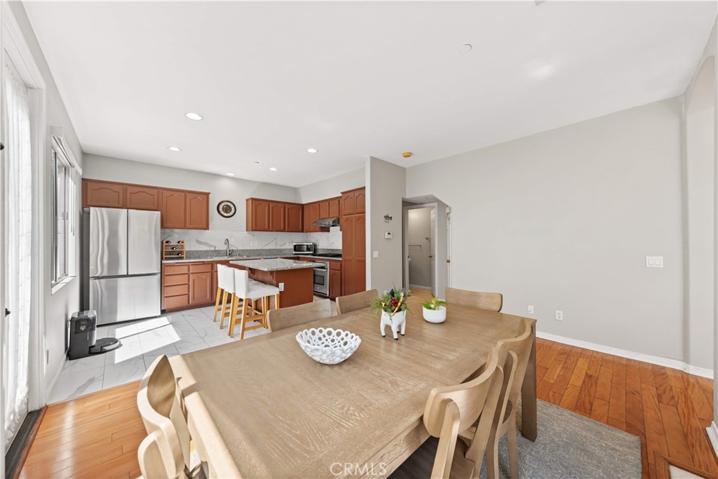 2626 West Ball Road, Unit J2 Anaheim, CA 92804 - Photo 8 of 46 Gallery Image 8