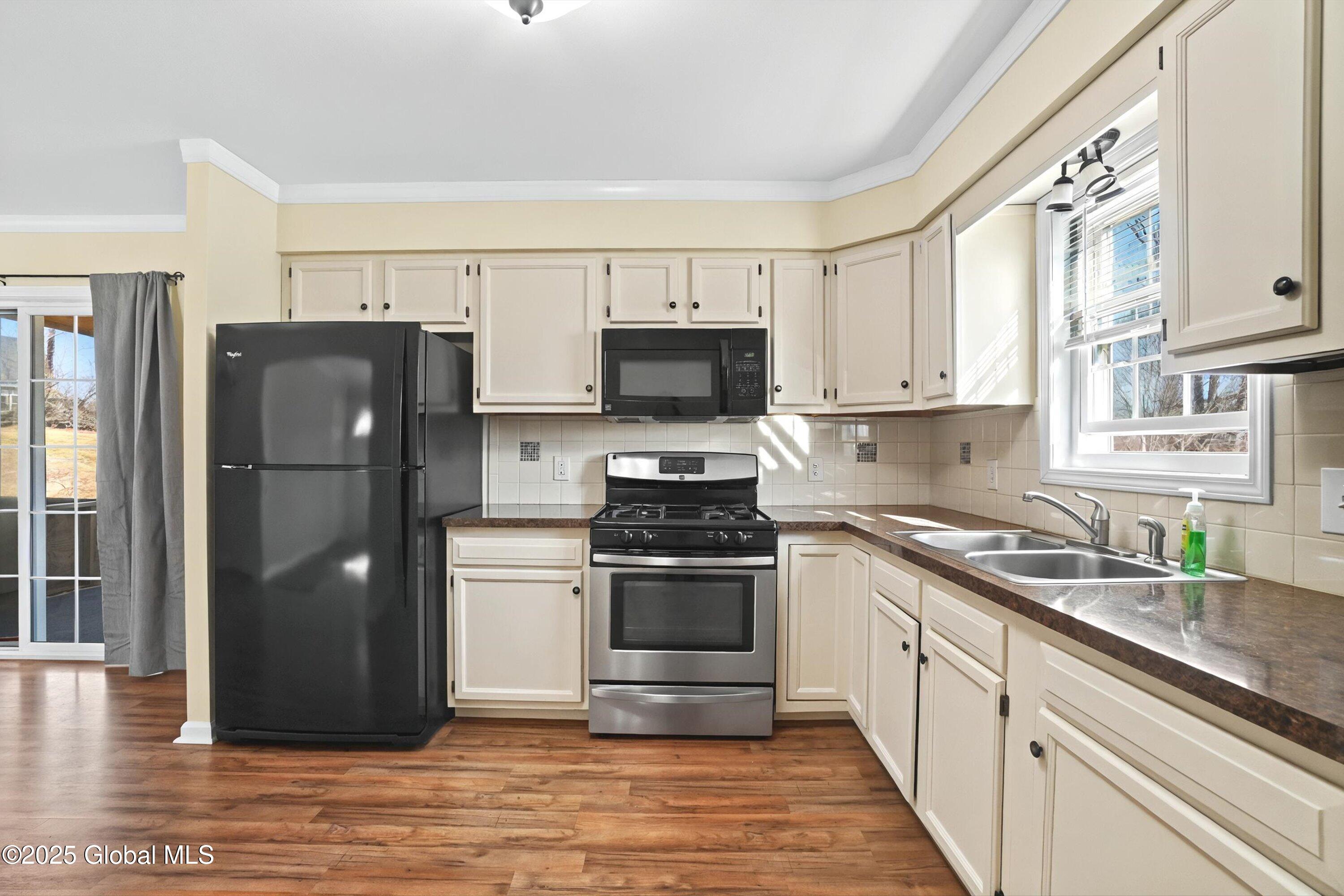 39 Vosburgh Road Halfmoon, NY 12118 - Photo 13 of 44 Vosburgh 23
