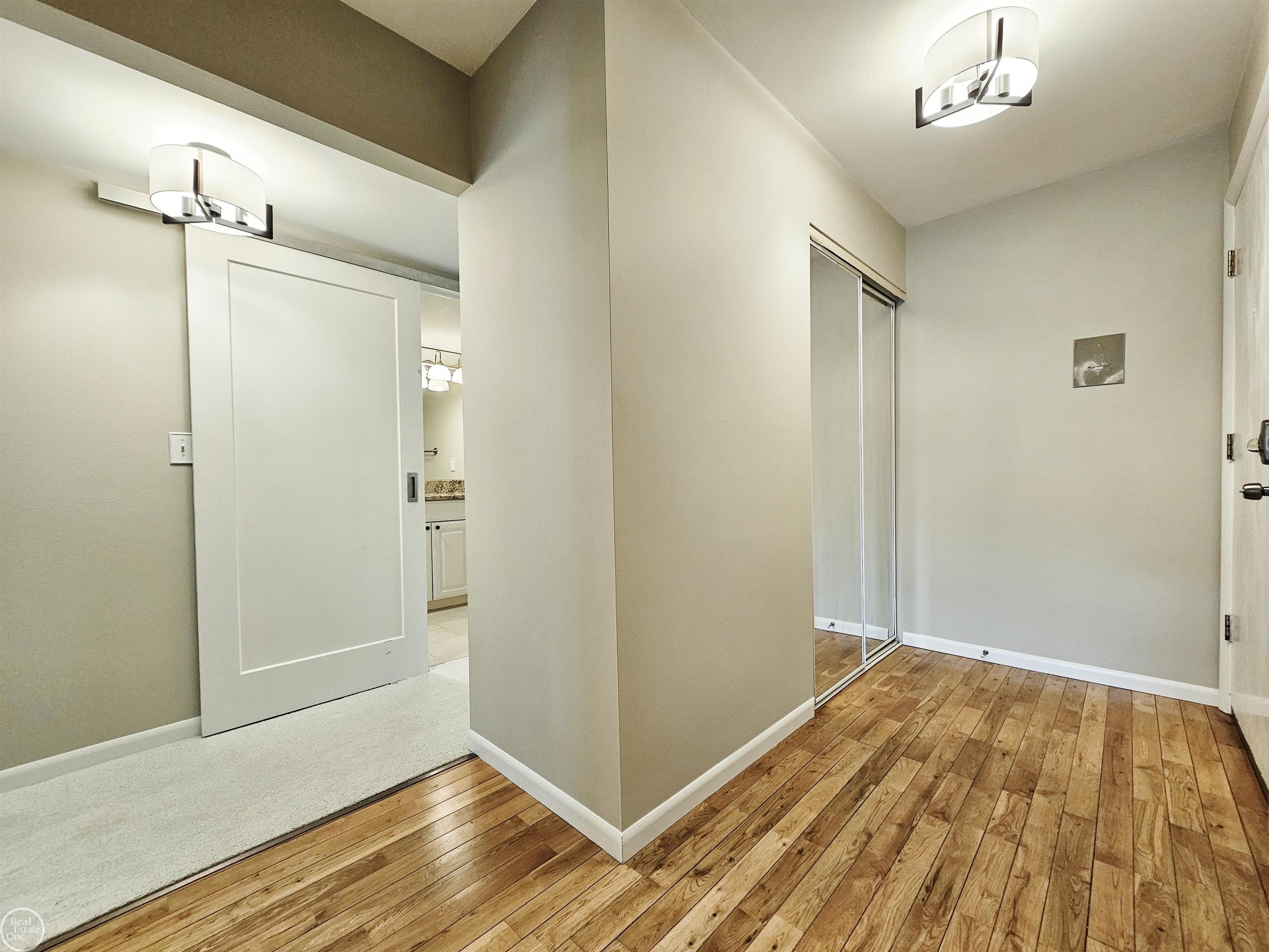 1693 Riverside Drive, Unit 6 Rochester Hills, MI 48309 - Photo 17 of 30