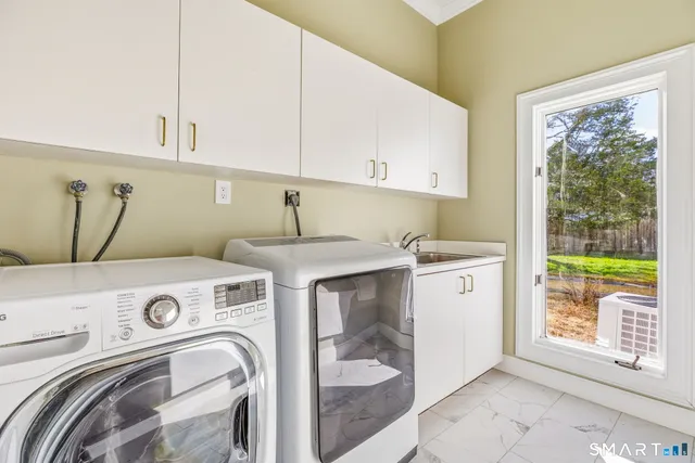 $1,275,000 | 106 C Comstock Hill Avenue, Norwalk, CT 06850