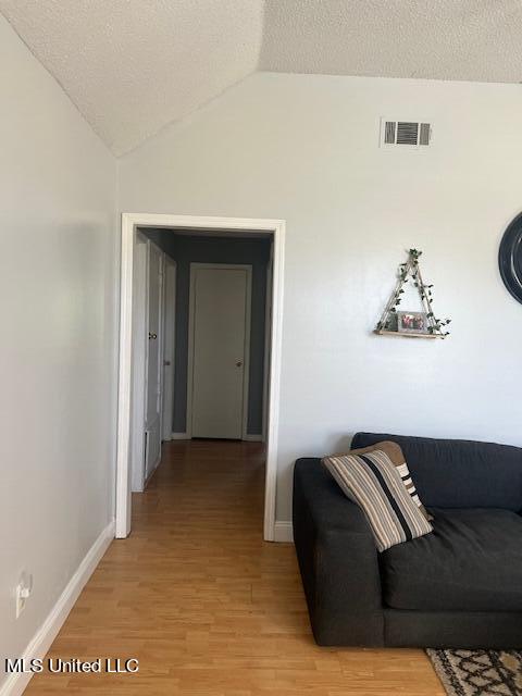 7916 Ridgecrest Circle Biloxi, MS 39532 - Photo 5 of 15 Hallway