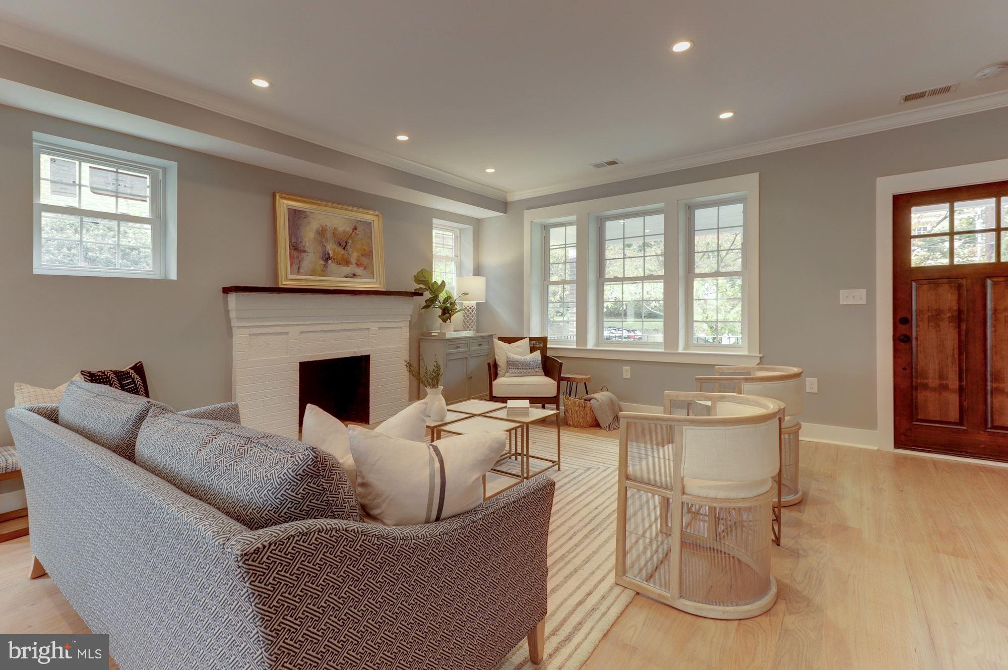 4221 37th Street Northwest Washington, DC 20008 - Photo 3 of 19