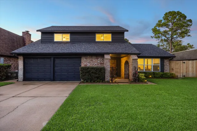$365,000 | 11726 Dorrance Lane, Meadows Place, TX 77477