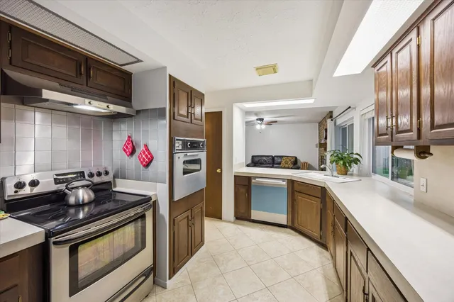 $365,000 | 11726 Dorrance Lane, Meadows Place, TX 77477