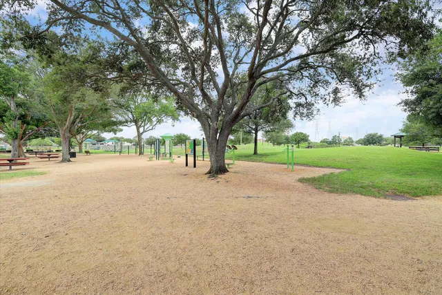 $365,000 | 11726 Dorrance Lane, Meadows Place, TX 77477