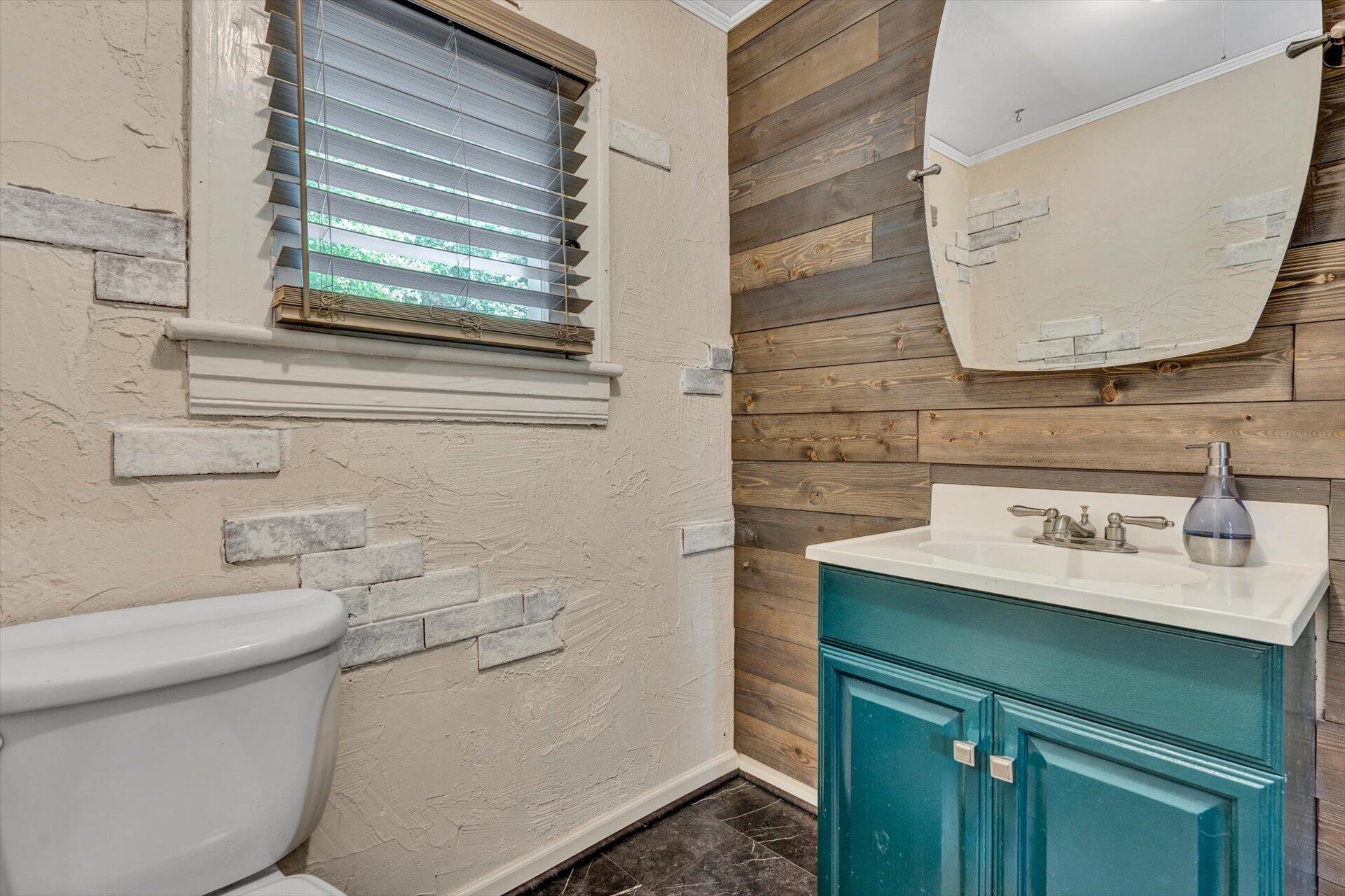 2516 Spring Road Southwest Roanoke, VA 24015 - Photo 14 of 30 15-060120230145