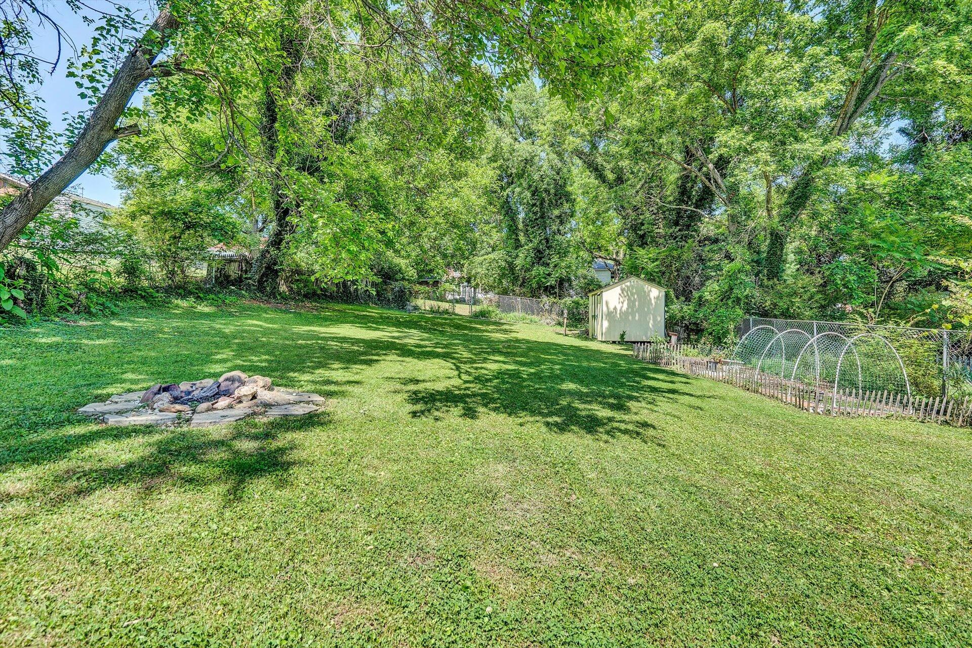2516 Spring Road Southwest Roanoke, VA 24015 - Photo 27 of 30 29-060120230153