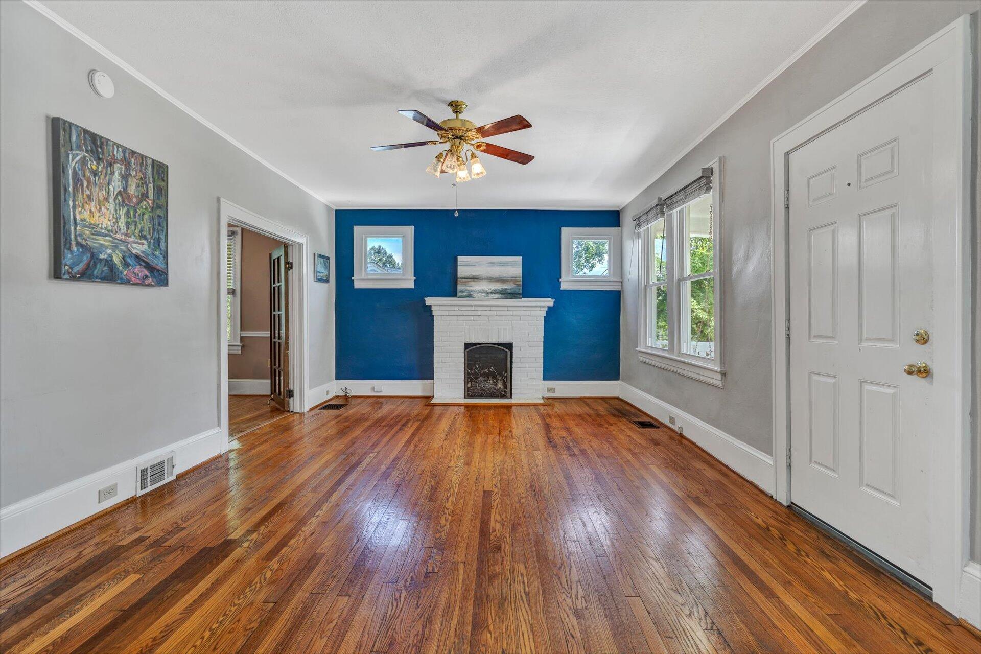 2516 Spring Road Southwest Roanoke, VA 24015 - Photo 5 of 30 05-060120230126
