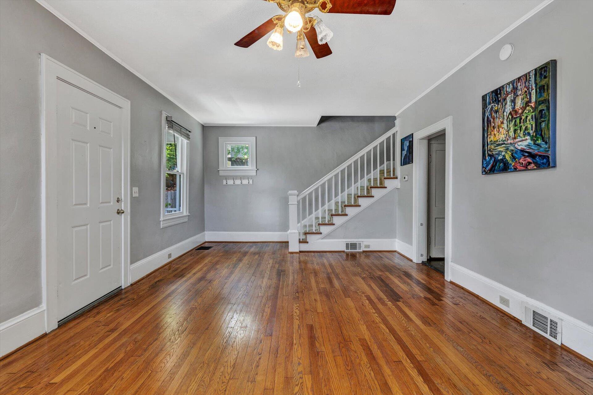 2516 Spring Road Southwest Roanoke, VA 24015 - Photo 6 of 30 06-060120230128