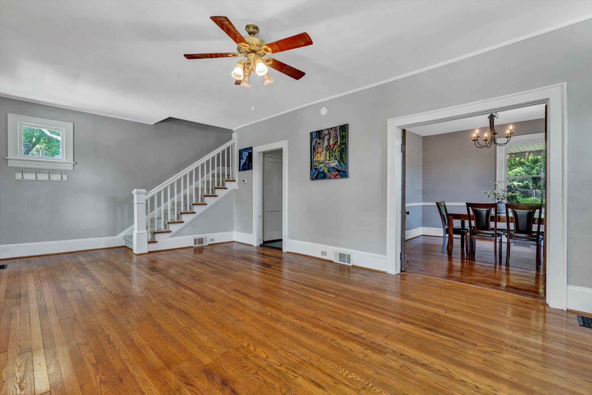 2516 Spring Road Southwest Roanoke, VA 24015 - Photo 7 of 30 07-060120230131