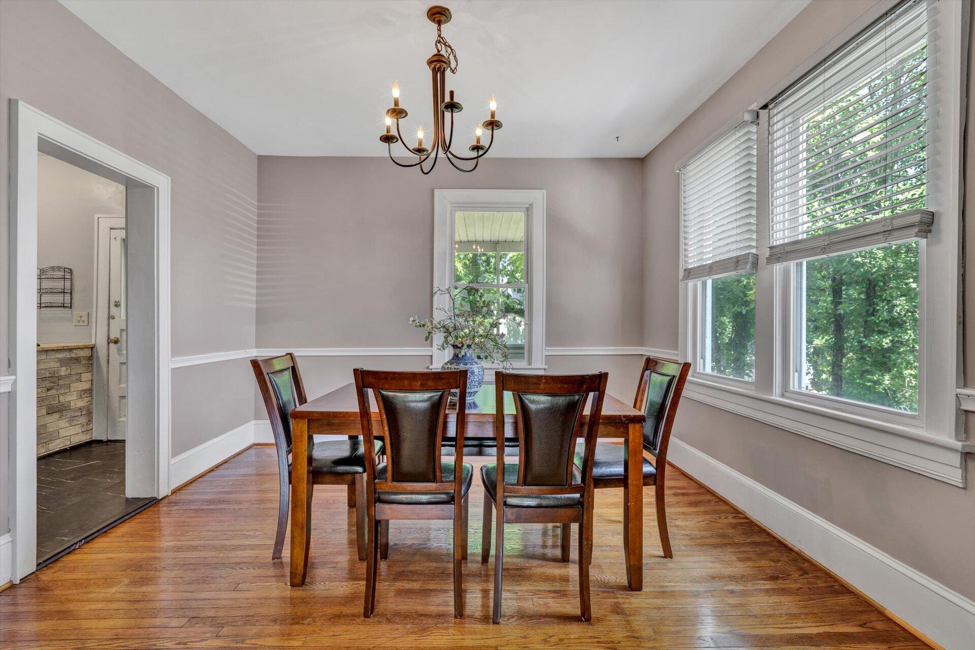 2516 Spring Road Southwest Roanoke, VA 24015 - Photo 8 of 30 08-060120230134