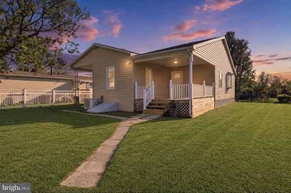 $283,900 | 38 Stanley Drive, New Oxford, PA 17350