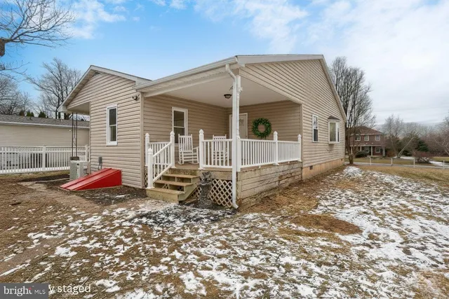 $289,900 | 38 Stanley Drive, New Oxford, PA 17350