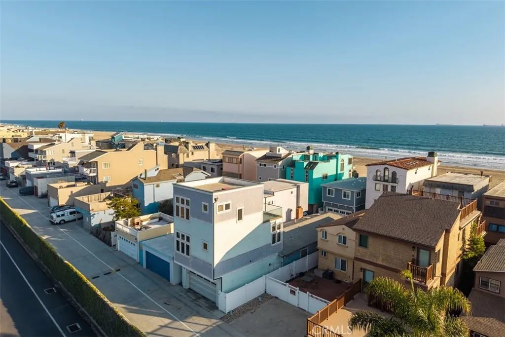 55 Surfside Avenue Surfside, CA 92649 - Photo 43 of 51