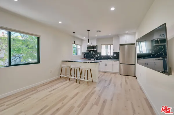 $3,250 | 843 Westbourne Drive, Unit B, West Hollywood, CA 90069