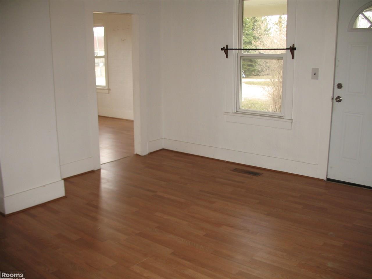 36920 Big Hand Road Richmond, MI 48062 - Photo 5 of 15 31344542-4.JPG