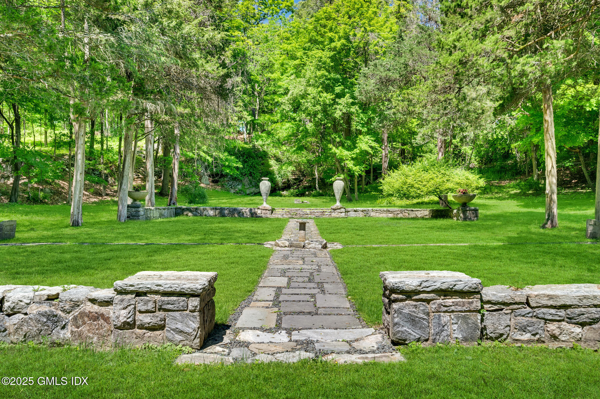 301 Riversville Road Greenwich, CT 06831 - Photo 6 of 25 Z6A_6149