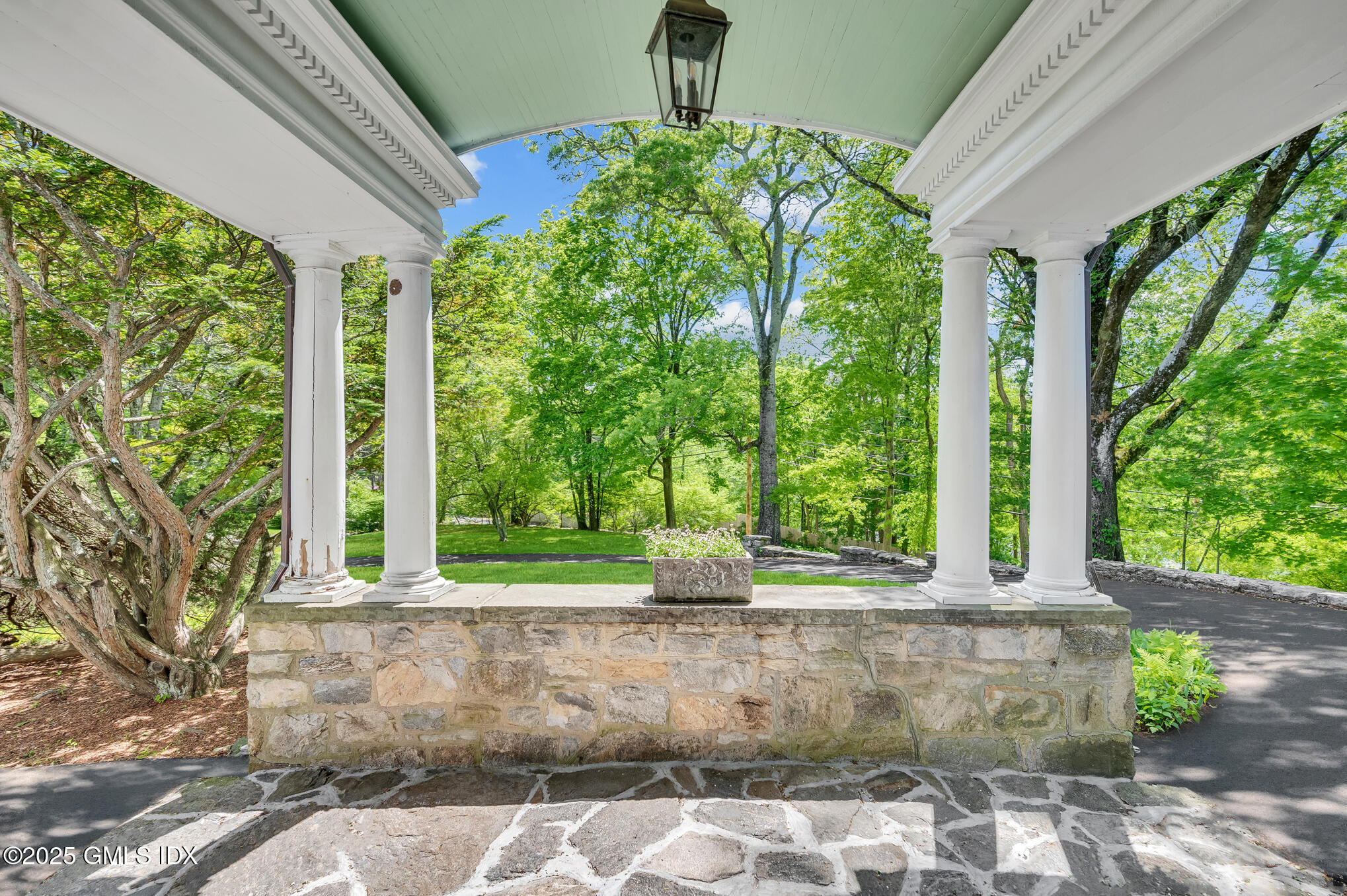 301 Riversville Road Greenwich, CT 06831 - Photo 8 of 25 Z6A_6049