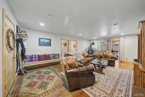 $1,225,000 | 1520 Cherry Hills Circle, South Lake Tahoe, CA 96150