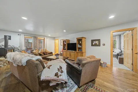 $1,225,000 | 1520 Cherry Hills Circle, South Lake Tahoe, CA 96150