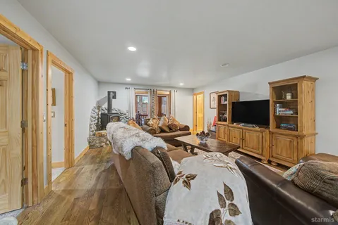 $1,225,000 | 1520 Cherry Hills Circle, South Lake Tahoe, CA 96150