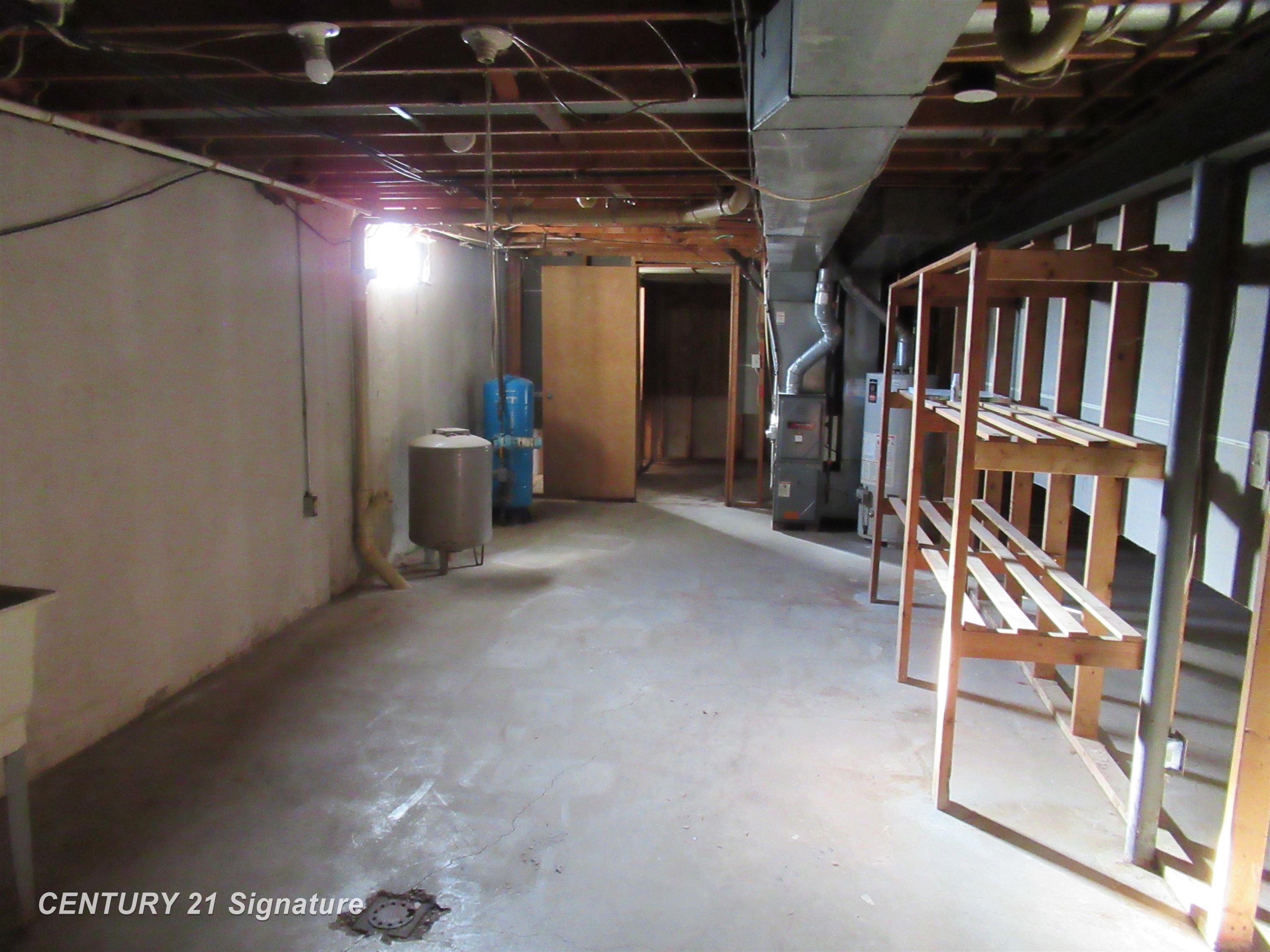 7283 Calkins Road Flint, MI 48532 - Photo 23 of 35 50166311-7e1f3b8e-1b13-47e9-b983-41d58a287fb2.JPG
