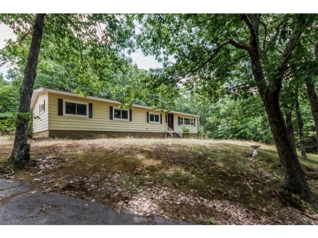 131 Griffin Road Deerfield, NH 03037 - Photo 1 of 20
