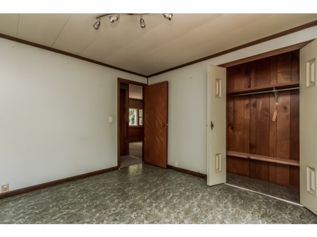 131 Griffin Road Deerfield, NH 03037 - Photo 12 of 20