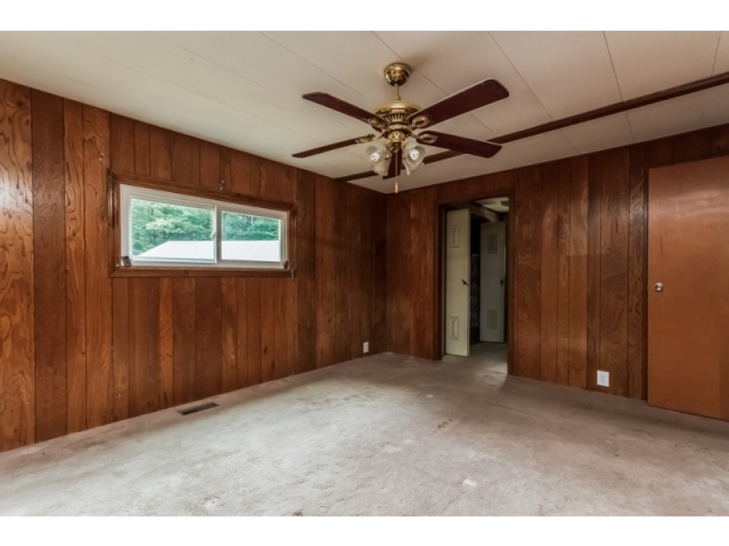 131 Griffin Road Deerfield, NH 03037 - Photo 14 of 20