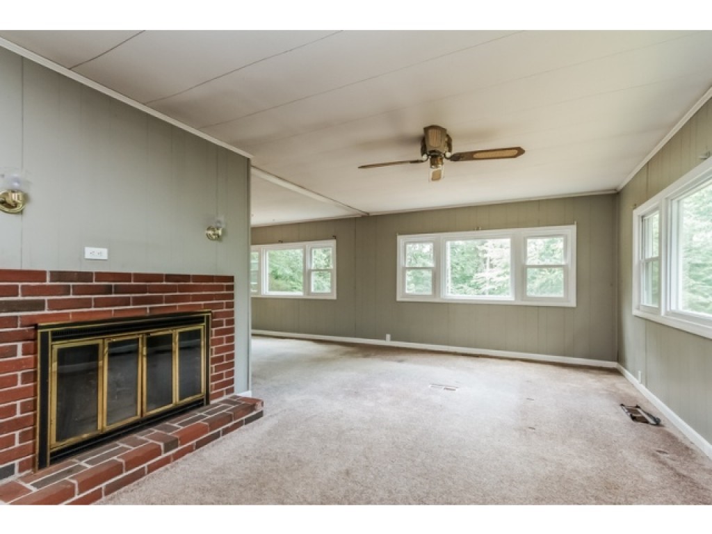 131 Griffin Road Deerfield, NH 03037 - Photo 4 of 20