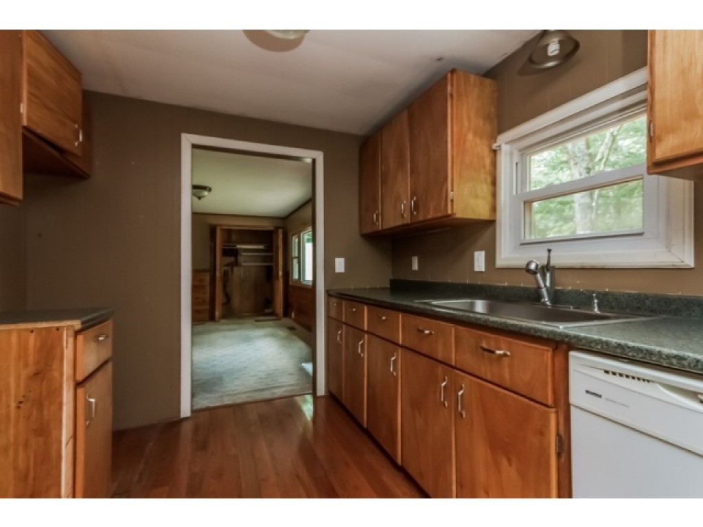 131 Griffin Road Deerfield, NH 03037 - Photo 6 of 20