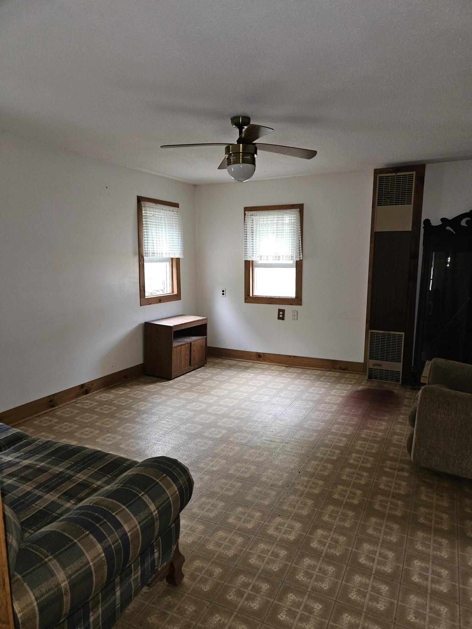1504 Atom Road Lincoln, WI 54666 - Photo 11 of 36 Living Room